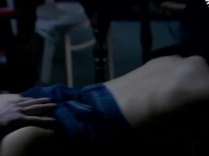 Девка делает парню минет и жестко трахается