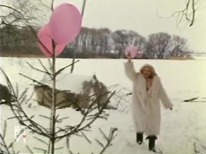 Шаловливые проститутки купаются в проруби