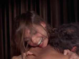 Девочка играет с членом своего дяди