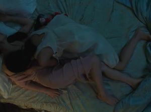 Лесбийская сцена с двумя японками из фильма 2016