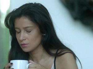 Равшана Куркова после бурной ночи в нижнем белье