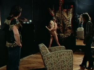 Парень привел друзей после секса с подругой