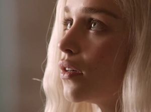 Голая Эмили Кларк из сериала Игра престолов