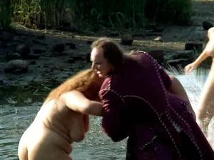 Петр Первый и русские бабы в бане в историческом русском фильме