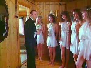 Голые девки в бане обслуживают мужичка (русский фильм)