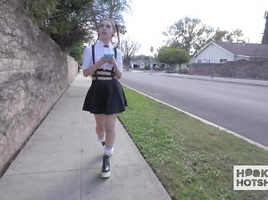 Парень жестко насадил на член куколку в школьной форме