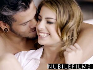 Сладкая парочка с самого утра потрахалась в разных позах