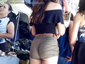 Попку русской самки снимает тайком дрочер