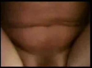 Муж жену трахает в анал поставив её вверх ногами