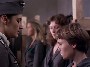 Порно фильм: Последняя оргия Гестапо [1977]