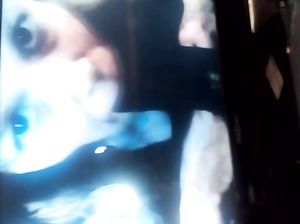 Карина сосет дилдо в приватном чате