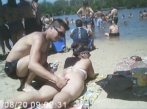 Тайное подглядывание за девушками на пляже