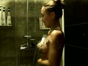 Японская парочка сняла домашний секс на видео