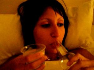 Русскую брюнетку родом из Болгарии напоил и трахнул муж