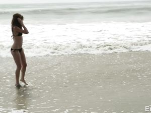 Малышка шпилится с любовником на курорте