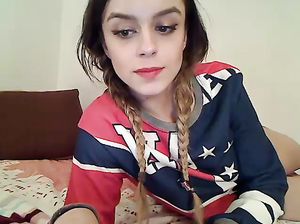 Звезда Chaturbate мастурбирует на вебкамеру