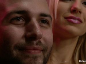 Гламурная мучительница красиво издевается над рабом