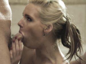 Девки из тайного общества нимфоманок трахаются с мужиком в душе