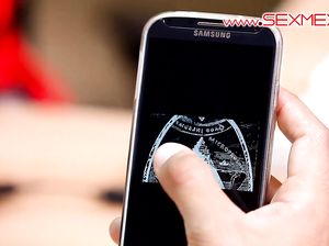 Очкарик загипнотизировал начальницу и отлизал ей