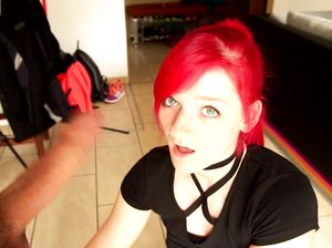 20-сантиметровый член в анусе довел Линду до оргазма