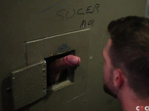 Педики долбятся в очко в тюремной камере